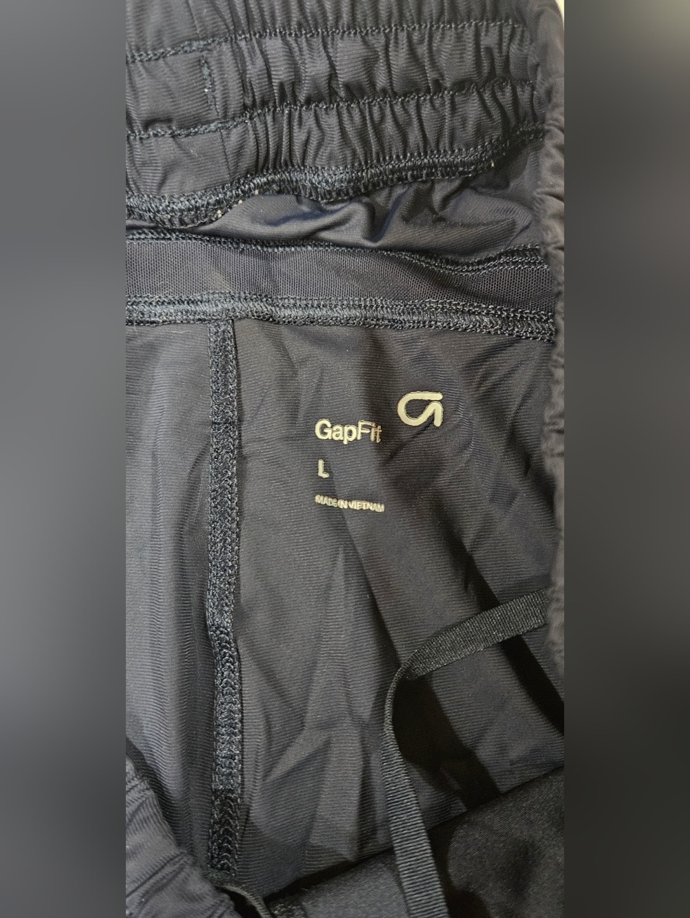 GAP Fit Men's Lightweight Stretch Quick Dry Pull, L - Picture 3 of 7